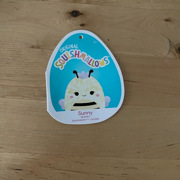 8” Bee Squishmallow - Picture 4 of 4